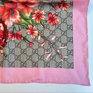 AUTHENTIC GUCCI GG BOUQUETS PRINT SILK SCARF